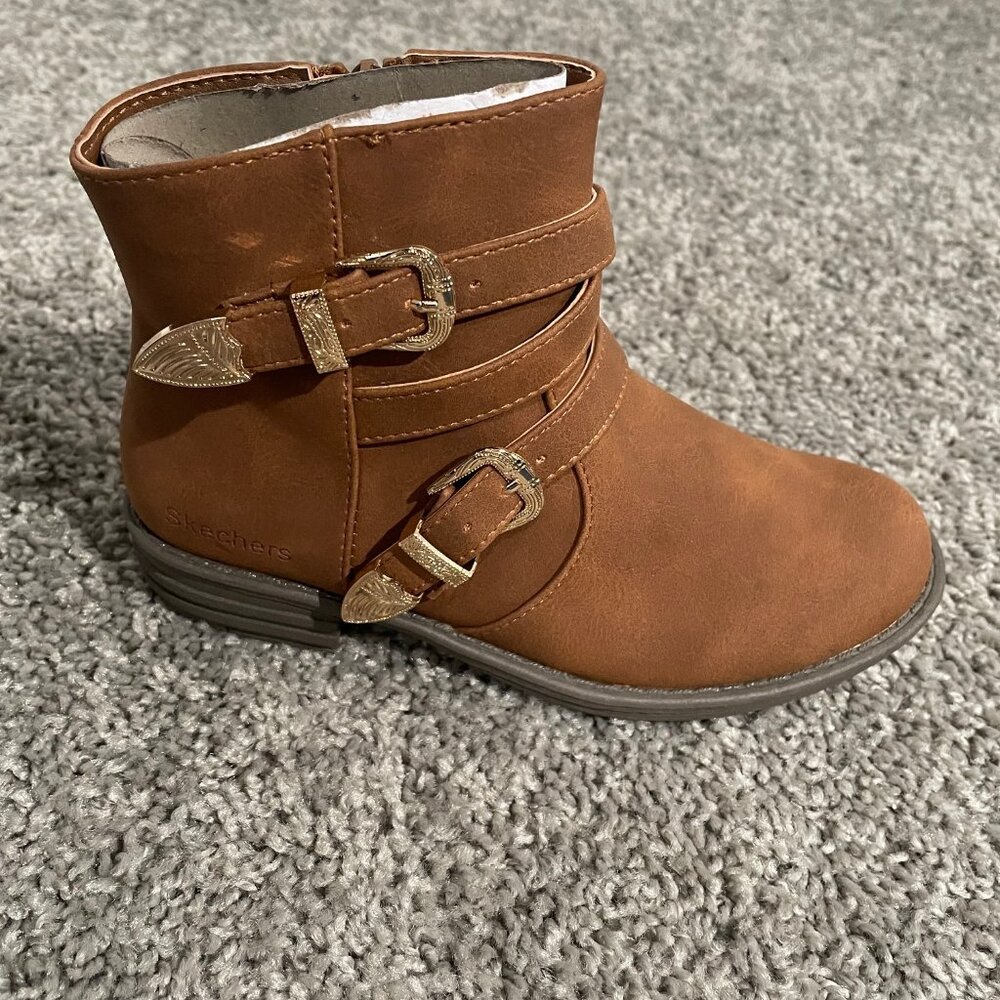 NEW IN BOX- GIRLS SKECHERS BOOTS